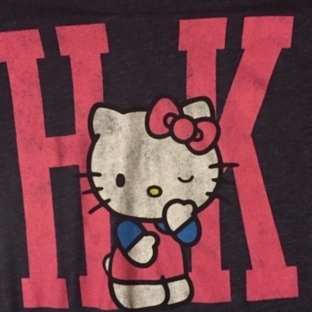 Hello Kitty Tee Size Small - Picture 4 of 11